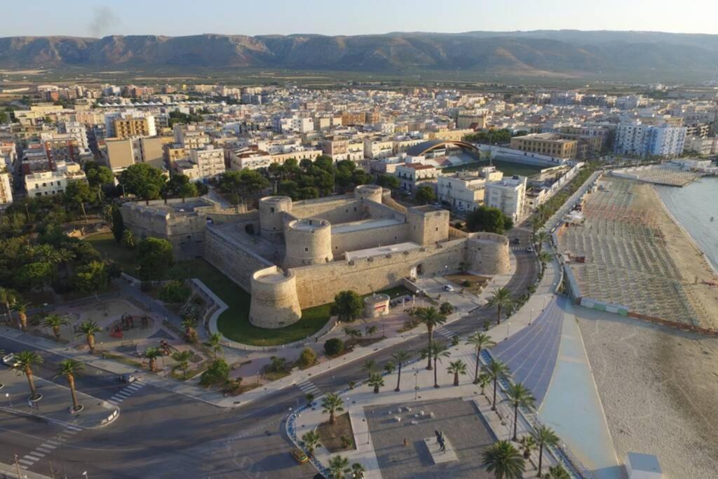 Domus Elegans In Centro Villa Manfredonia Luaran gambar